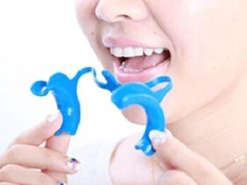 ホワイトニングバー 静岡パルコ店/◇マウスオープナーの装着