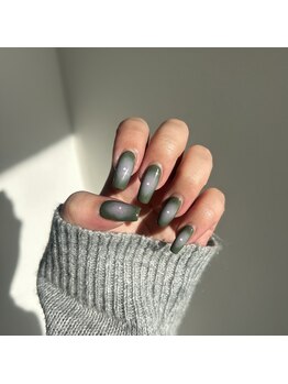 ムーイ 外苑前(mooi.)/green × pink