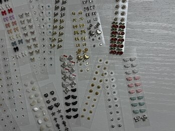 ラヴィ(RAVI)/【耳ツボジュエリー】