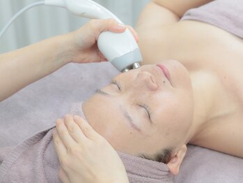 エヌラボ(N.LABO)の写真/【小顔×たるみ改善】京都希少最先端ラジオ波でリフトUP/むくみ/脂肪/凝り固まったエラハリ首肩こり解消◎