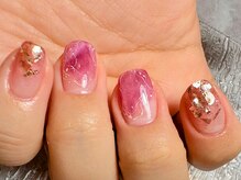 シンプル×トレンドお洒落な大人可愛い潤ちゅるネイルが得意♪