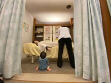子育てママの整体サロン/施術中のお子様の様子