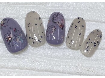 ハニービービー(Honey Bee Bee)/ダルメシアンカラーネイル