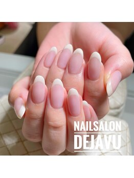 デジャヴ(Dejave)/ナチュラルベースフレンチネイル