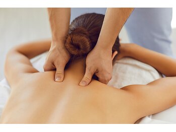 リラエス(RElaEs)の写真/慢性的な首肩こりや頭痛にお悩みの方必見！深部まで届くアプローチでガチガチの筋肉を緩めます◎