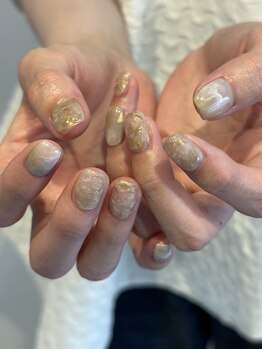 ネイルサロン ハチ(Hachi)の写真/[不動前/完全個室]媚びない女性の大人ニュアンスネイルをご提案♪華やかでありながら色気のある指先に-。
