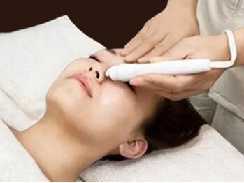 楽だの写真/荻窪/毛穴の黒ずみ・開き・ザラツつきに徹底アプローチ《ハイドロ毛穴洗浄&吸引+ピーリング+美容液導入》