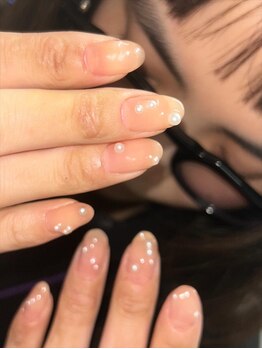 シンプルパールネイル