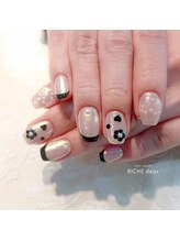 リッシュ ドゥ(RICHE deux)/黒フレンチ×オーロラネイル