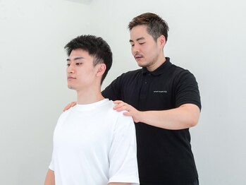 ストレッチスタジオ 香(stretch studio KOH)/猫背を改善することで若々しく！