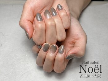 ノエル(Noel)/グレー×ミラーネイル
