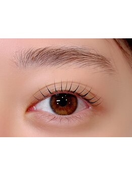 ナチュラル上品な目元にしたい