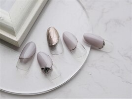 ニュアンスフレンチ×蜂ネイル