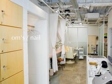 ネイルサロンom's eye.【オムズアイ】の雰囲気（美容院［om's dot］と併設。ネイルスペースは1Fになります。）