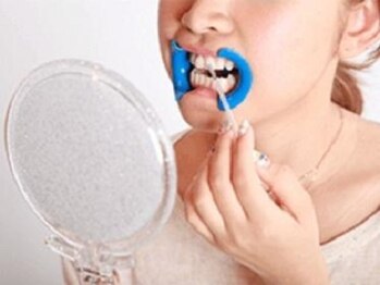 ホワイトニングバー 静岡パルコ店/◇歯の表面にジェルを塗る