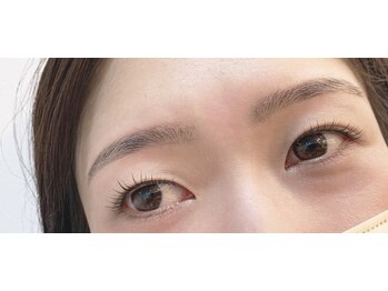 イードット(E.)/眉毛×まつ毛で垢抜けフェイスに