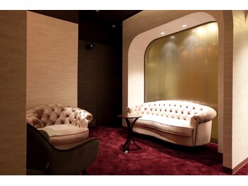 ビーラボ(B-Labo)/落ち着いた店内