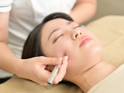 小顔矯正専門店 シンメトリー 梅田の写真