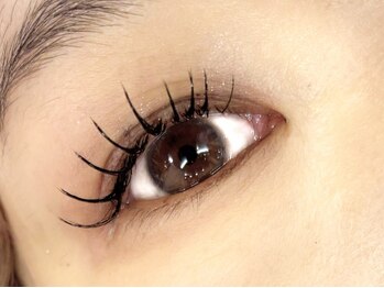 ジャンジー(Janji)の写真/最新LEDエクステで低刺激なのに圧倒的な持続力を実現！一人ひとりに合わせて長さやカールをご提案します♪