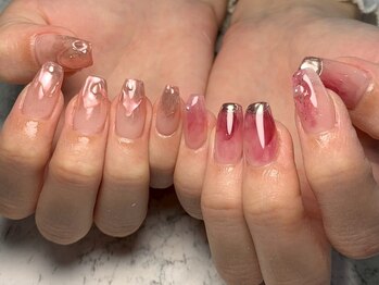 アズネイル 大宮(AZU NAIL)の写真/透明感のあるデザインで大人可愛い指先に!オフィスでも浮かない上品なワンホン・ちゅるんネイルが大人気♪