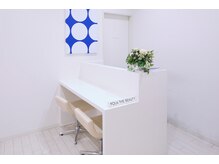 ポーラ ザ ビューティ 三鷹駅南口店(POLA THE BEAUTY)/受付