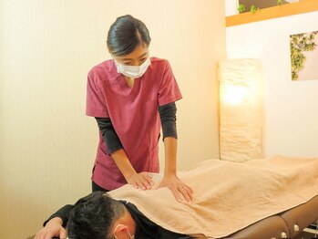 らいと鍼灸 整骨院の写真/【もみほぐし60分＋オイルフット10分 計70分¥6600】日々の立ち仕事や家事でお疲れの身体や足がスッキリ♪