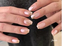 ジャミーラ/大人可愛い光沢ネイル