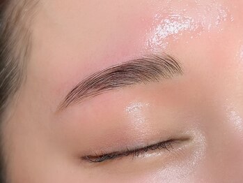 エルミュ(Elmu)/ハリウッドブロウリフト