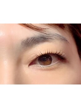 ナチュラル上品な目元にしたい