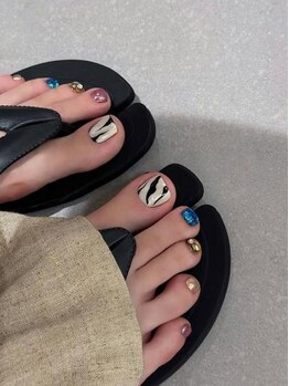 ナナ(Nana)の写真/暖かい季節の訪れとともに足元のオシャレも楽しみましょう♪豊富なデザインから可愛い指先へ大変身★