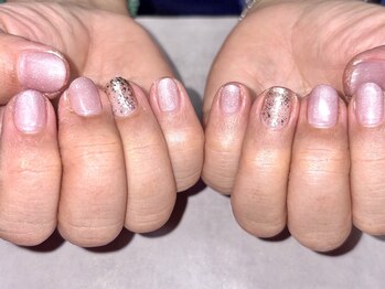 ワンカラーワンポイントネイル