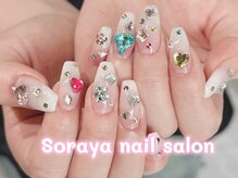 ソラヤ(Soraya)/ワンホンビジューネイルつけ放題