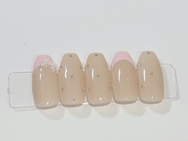 ガーリーフレンチネイル