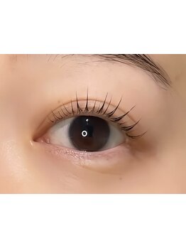 ナチュラル上品な目元にしたい