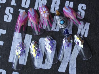 ネイルアンドアイラッシュ レーヌ(Reine)/豪華アート