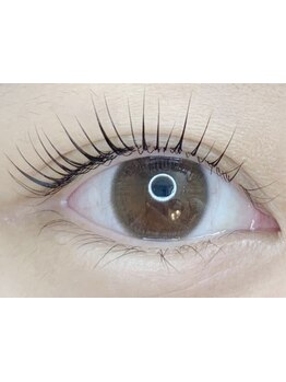 ナチュラル上品な目元にしたい