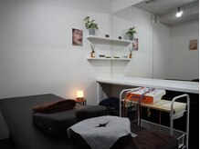 リベルタ鍼灸整骨院 なんば店(Liberta鍼灸整骨院)の雰囲気（サロン内はシンプルで落ち着いた空間になっております！）