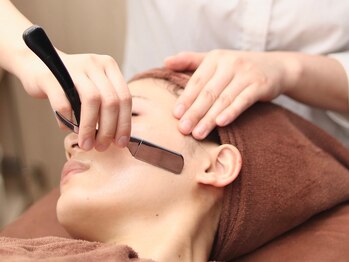 グラシュ シェービングエステ(gracieux Shaving Esthe)の写真/自己処理では自分では届かない産毛や質感まで整え思わず触れたくなる肌に！【ボディーシェービング】