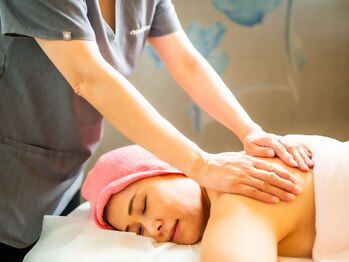 サロンドデュイ/エステ/上半身/二の腕ケア/しわ