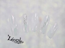 レオニー(Leonie)/ホワイトオーロラネイル