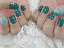 ハニービービー(Honey Bee Bee)/緑カラーネイル