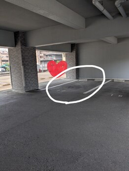 サロンローズ(Salon Rose)/駐車場は建物下の17番です