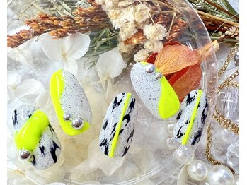 ジュアール(JuAR)/ネオンカラーネイル