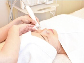 サロン ニニニ(salon 222)の写真/都度払い可☆毛穴,ツヤ肌,小顔◎ハイドラ/ハーブピーリング/立体小顔矯正でなりたいお肌&お悩み解消が叶う!