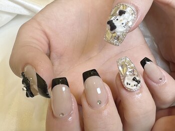 メル(M.E.L)/黒フレンチにキティパーツ