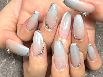 ナネア(Nanea)の写真/派手すぎず、でも華やかに♪上品なカラーや繊細なアートで指先を美しく魅せる、大人のためのネイルサロン★