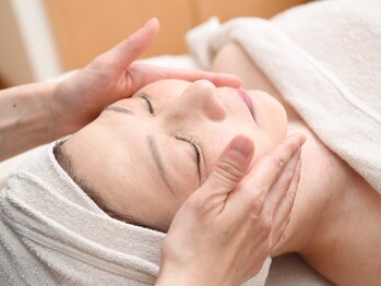 アロマエステサロン エッセンス/フェイシャルエステk