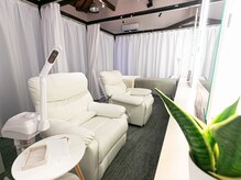 リボーン(Reborn)/白を基調とした店内♪