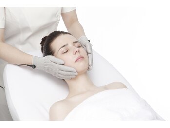 リバイブ テレビ塔前店/~グローブ