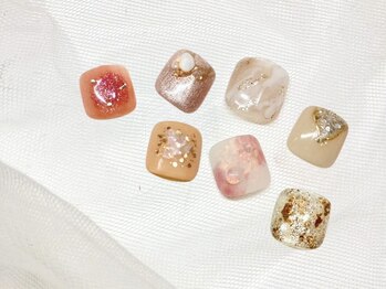 リベレ 福島店(LIBELLE)の写真/ハンドネイルが出来ない方におススメ☆トレンドデザインで足元を可愛く♪【オフ込*親指アートコース¥7700】